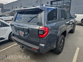 2025 Toyota 4Runner SR5 - miniatura 4