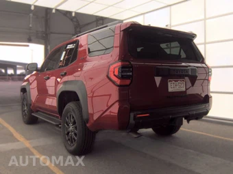 2025 Toyota 4Runner SR5 - miniatura 8