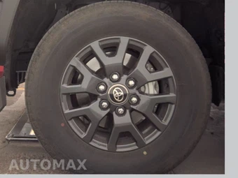 2025 Toyota 4Runner SR5 - miniatura 9