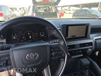 2025 Toyota 4Runner SR5 - miniatura 11