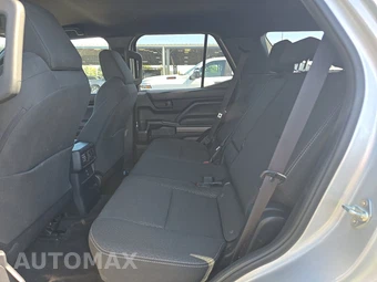 2025 Toyota 4Runner SR5 - miniatura 13