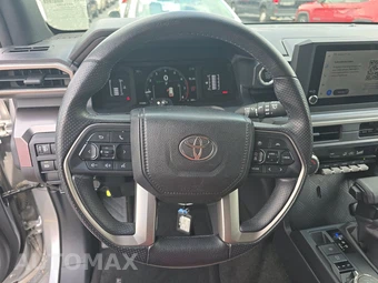 2025 Toyota 4Runner SR5 - miniatura 10