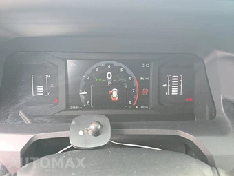 2025 Toyota 4Runner SR5 - miniatura 12