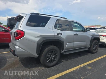 2025 Toyota 4Runner SR5 - miniatura 4