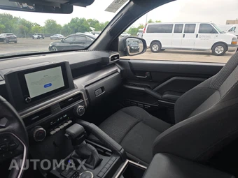 2025 Toyota 4Runner SR5 - miniatura 11