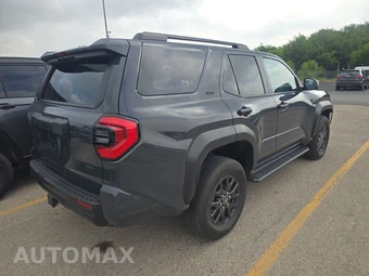 2025 Toyota 4Runner SR5 - miniatura 4