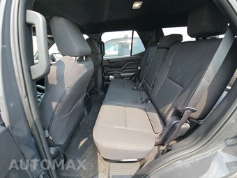2025 Toyota 4Runner SR5 - miniatura 13