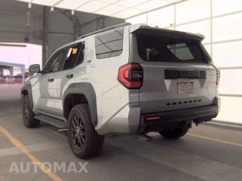 2025 Toyota 4Runner SR5 - miniatura 6