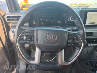 2025 Toyota 4Runner SR5 - miniatura 10