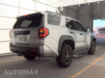 2025 Toyota 4Runner SR5 - miniatura 4