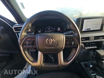 2025 Toyota 4Runner SR5 - miniatura 10