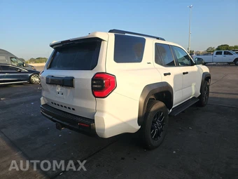 2025 Toyota 4Runner SR5 - miniatura 4