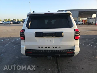 2025 Toyota 4Runner SR5 - miniatura 5