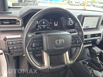2025 Toyota 4Runner SR5 - miniatura 10