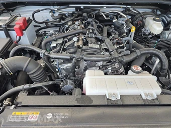 2025 Toyota 4Runner SR5 - miniatura 15