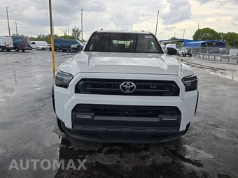 2025 Toyota 4Runner SR5 - miniatura 2