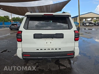 2025 Toyota 4Runner SR5 - miniatura 5