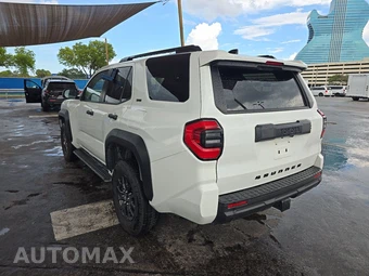 2025 Toyota 4Runner SR5 - miniatura 6