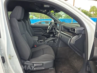 2025 Toyota 4Runner SR5 - miniatura 8