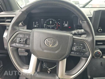 2025 Toyota 4Runner SR5 - miniatura 10