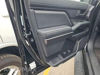 2025 Toyota 4Runner SR5 - miniatura 9