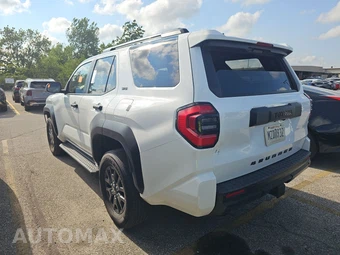 2025 Toyota 4Runner SR5 - miniatura 6