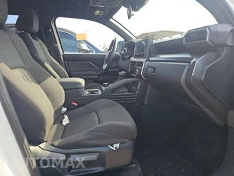 2025 Toyota 4Runner SR5 - miniatura 8