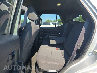 2025 Toyota 4Runner SR5 - miniatura 13