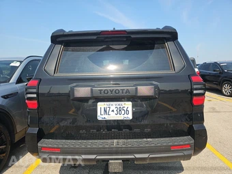 2025 Toyota 4Runner SR5 - miniatura 5