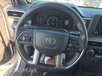 2025 Toyota 4Runner SR5 - miniatura 10