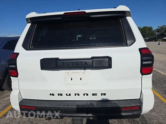 2025 Toyota 4Runner SR5 - miniatura 5