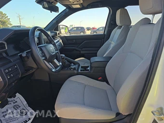 2025 Toyota 4Runner SR5 - miniatura 7