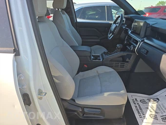 2025 Toyota 4Runner SR5 - miniatura 8