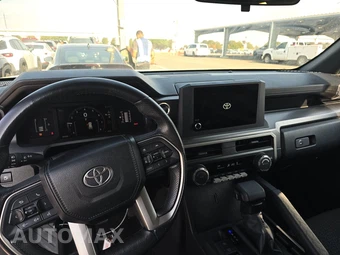2025 Toyota 4Runner SR5 - miniatura 11