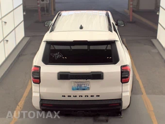 2025 Toyota 4Runner SR5 - miniatura 5
