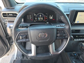 2025 Toyota 4Runner SR5 - miniatura 10