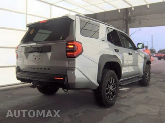 2025 Toyota 4Runner SR5 - miniatura 4