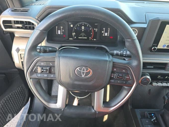 2025 Toyota 4Runner SR5 - miniatura 10