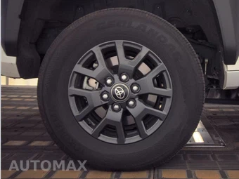 2025 Toyota 4Runner SR5 - miniatura 11