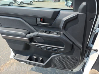 2025 Toyota 4Runner SR5 - miniatura 15