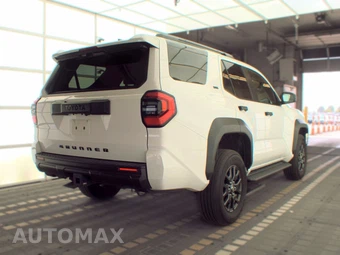 2025 Toyota 4Runner SR5 - miniatura 5