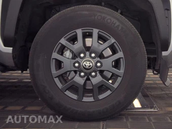 2025 Toyota 4Runner SR5 - miniatura 10