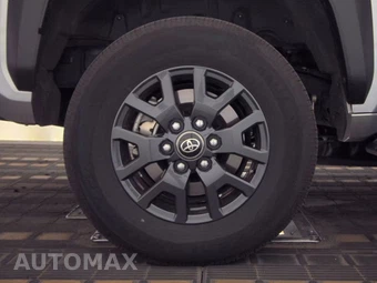 2025 Toyota 4Runner SR5 - miniatura 11