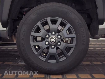 2025 Toyota 4Runner SR5 - miniatura 12