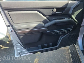 2025 Toyota 4Runner SR5 - miniatura 15