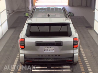 2025 Toyota 4Runner SR5 - miniatura 6
