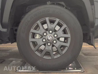 2025 Toyota 4Runner SR5 - miniatura 10