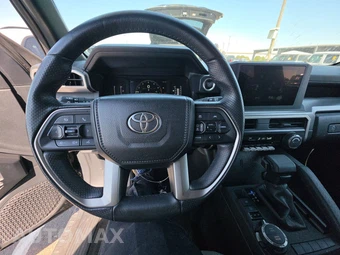 2025 Toyota 4Runner SR5 - miniatura 16