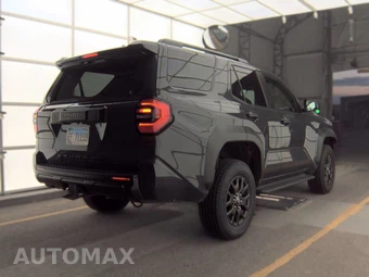 2025 Toyota 4Runner SR5 - miniatura 5