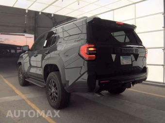 2025 Toyota 4Runner SR5 - miniatura 8